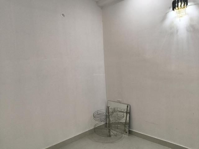4 BHK Apartment in Sector 52 for resale Gurgaon. The reference number is 19357620