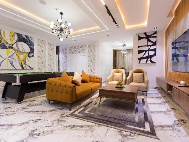 4 BHK Apartment in Sector 52 for resale Noida. The reference number is 17789709