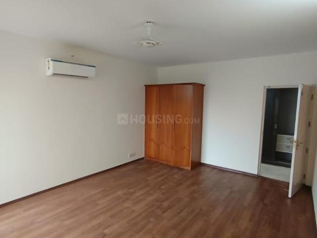 4 BHK Apartment in Sector 53 for rent Gurgaon. The reference number is 18208222