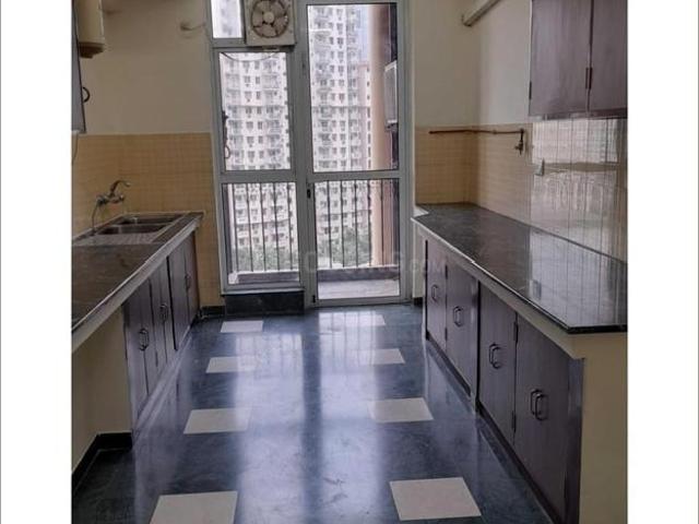 4 BHK Apartment in Sector 53 for rent Gurgaon. The reference number is 19702706