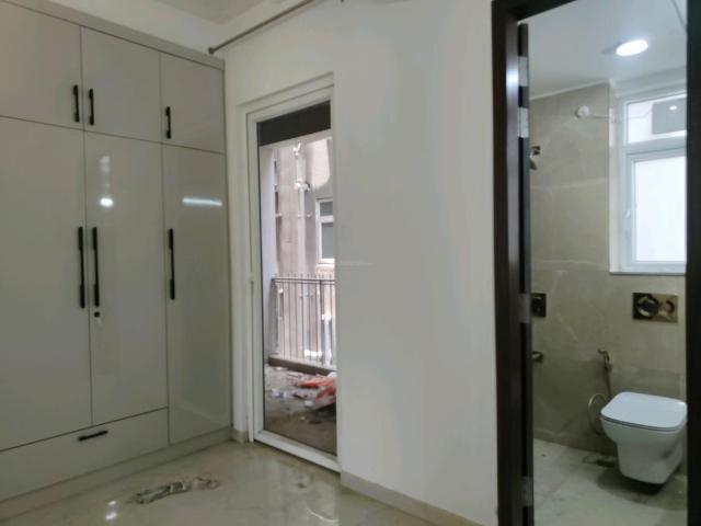 4 BHK Apartment in Sector 53 for rent Gurgaon. The reference number is 20287136