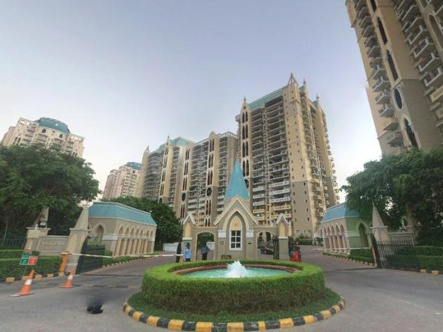 4 BHK Apartment in Sector 53 for resale Gurgaon. The reference number is 20705438