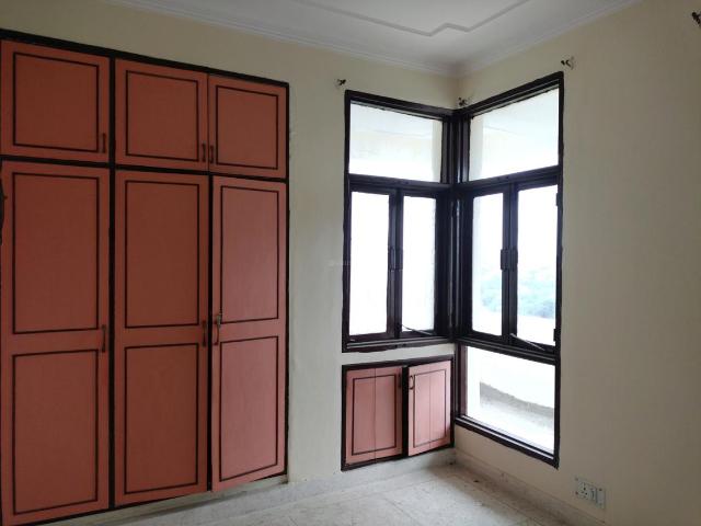 4 BHK Apartment in Sector 5 Dwarka for resale New Delhi. The reference number is 16990467