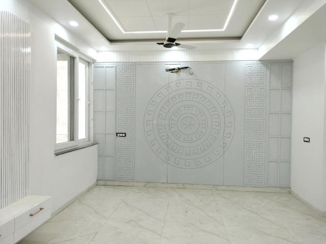 4 BHK Apartment in Sector 5 Dwarka for resale New Delhi. The reference number is 19956934