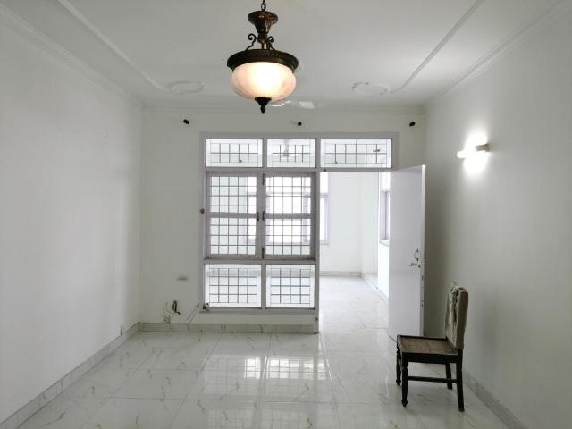 4 BHK Apartment in Sector 5 Dwarka for resale New Delhi. The reference number is 20365536