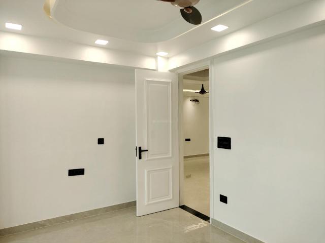 4 BHK Apartment in Sector 5 Dwarka for resale New Delhi. The reference number is 20971355