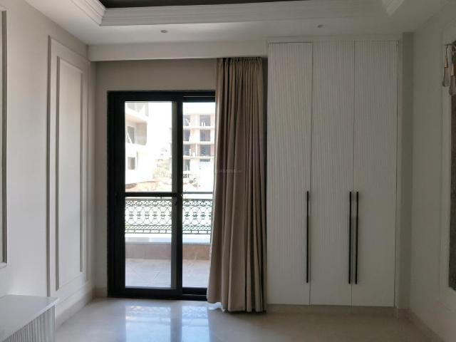 4 BHK Apartment in Sector 65 for rent Gurgaon. The reference number is 17700040