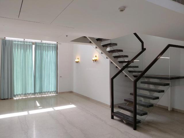 4 BHK Apartment in Sector 65 for rent Gurgaon. The reference number is 20561601