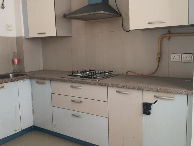4 BHK Apartment in Sector 66 for rent Gurgaon. The reference number is 19401926