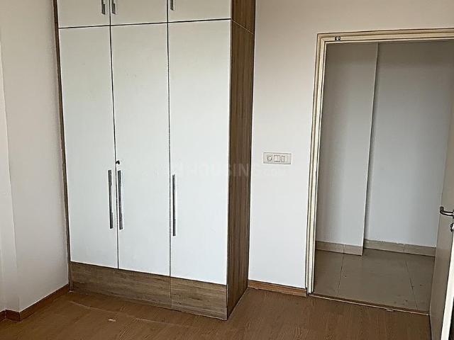 4 BHK Apartment in Sector 66 for rent Gurgaon. The reference number is 7477716