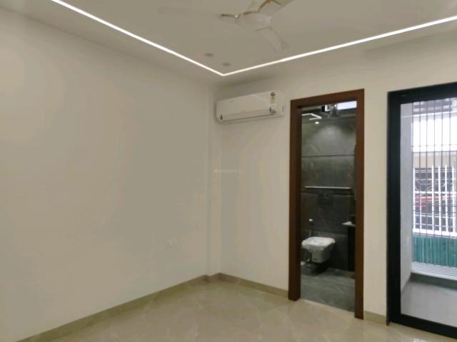 4 BHK Apartment in Sector 67 for rent Gurgaon. The reference number is 20274362