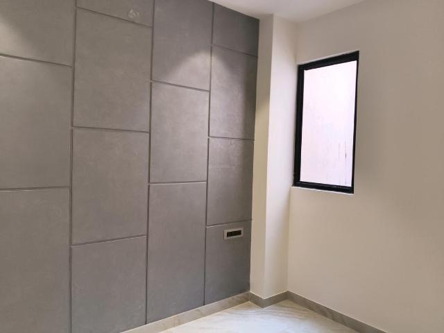 4 BHK Apartment in Sector 67 for resale Gurgaon. The reference number is 19898402