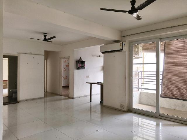 4 BHK Apartment in Sector 69 for rent Gurgaon. The reference number is 20204618