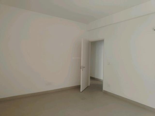 4 BHK Apartment in Sector 69 for resale Gurgaon. The reference number is 19772483