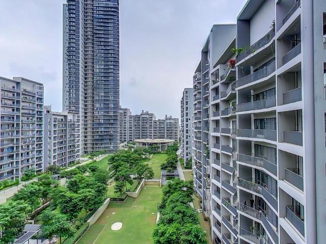 4 BHK Apartment in Sector 60 for resale Gurgaon. The reference number is 19947024