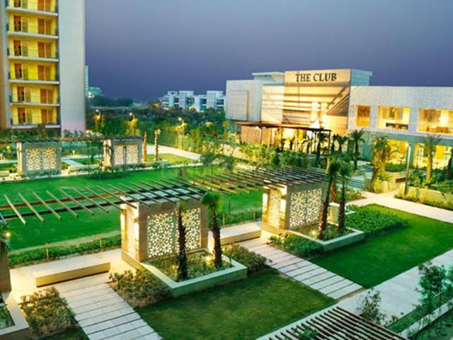 4 BHK Apartment in Sector 61 for resale Gurgaon. The reference number is 19941964