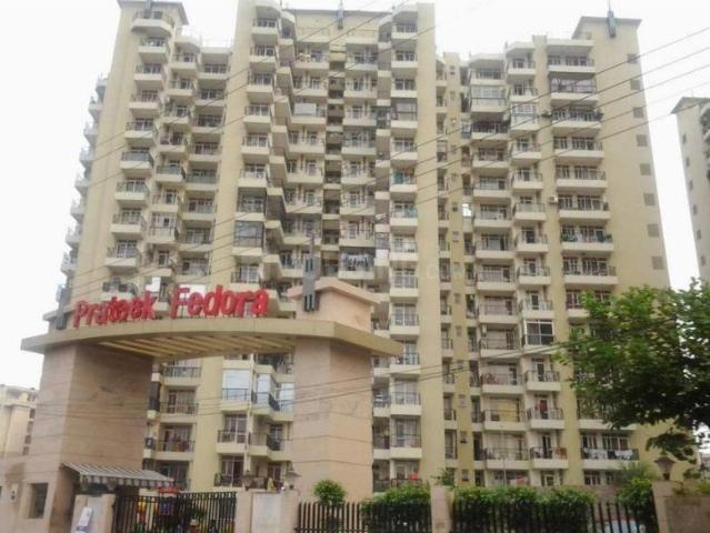 4 BHK Apartment in Sector 61 for resale Noida. The reference number is 20098565