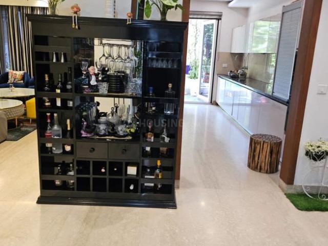 4 BHK Apartment in Sector 62 for rent Gurgaon. The reference number is 19956960