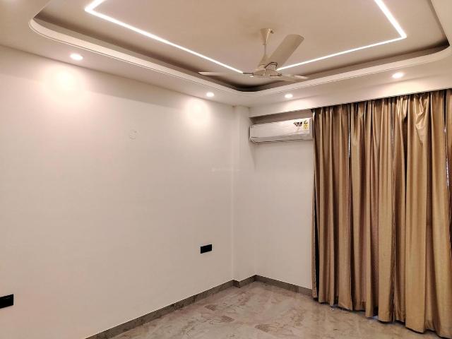 4 BHK Apartment in Sector 62 for rent Gurgaon. The reference number is 19105618