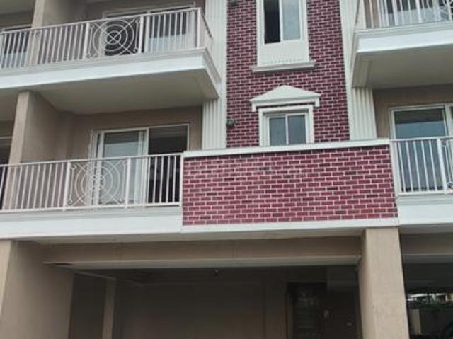4 BHK Apartment in Sector 63 for rent Gurgaon. The reference number is 20320326