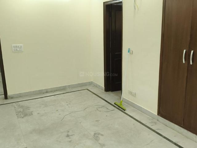 4 BHK Apartment in Sector 6 Dwarka for rent New Delhi. The reference number is 20012231