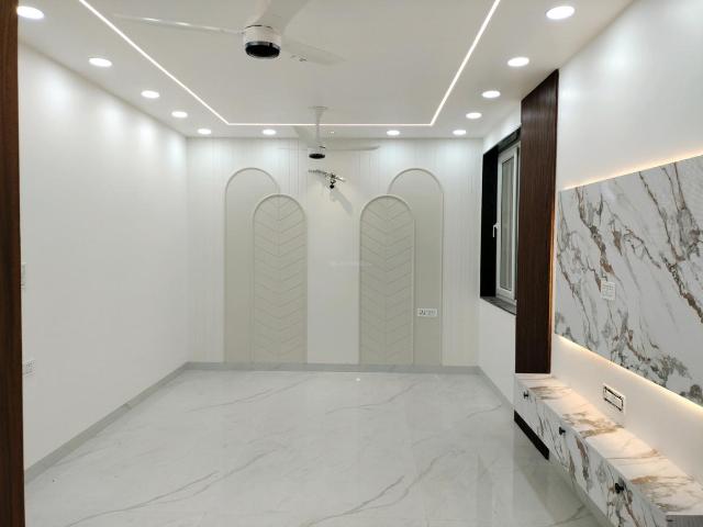 4 BHK Apartment in Sector 6 Dwarka for resale New Delhi. The reference number is 20091718