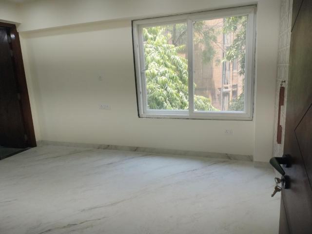 4 BHK Apartment in Sector 6 Dwarka for resale New Delhi. The reference number is 20371598