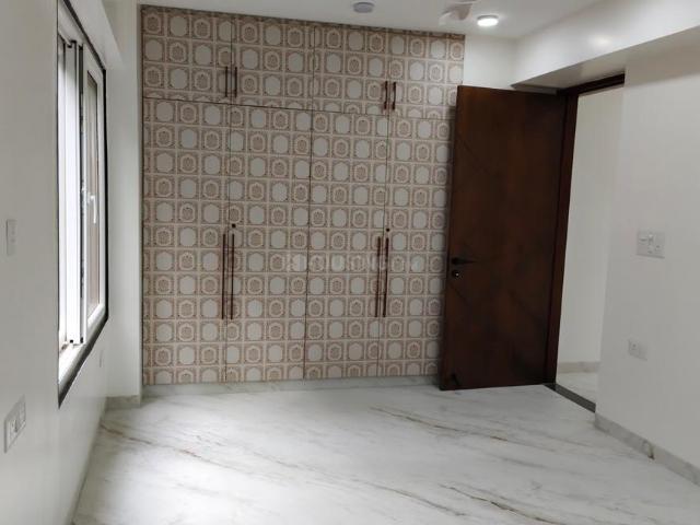 4 BHK Apartment in Sector 6 Dwarka for resale New Delhi. The reference number is 20710112