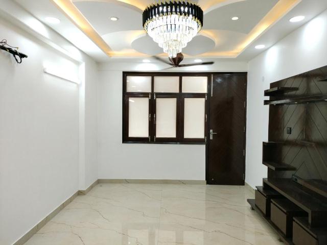 4 BHK Apartment in Sector 6 Dwarka for resale New Delhi. The reference number is 20723834