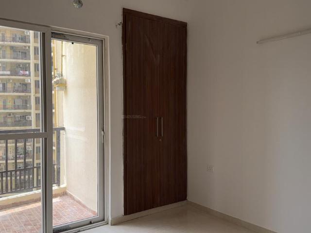 4 BHK Apartment in Sector 75 for rent Noida. The reference number is 20674224