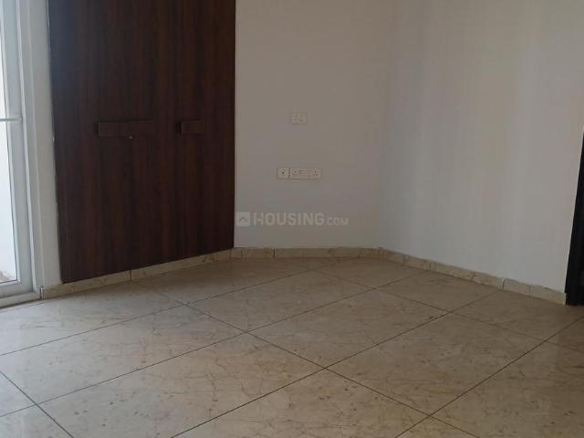 4 BHK Apartment in Sector 75 for resale Noida. The reference number is 19320227
