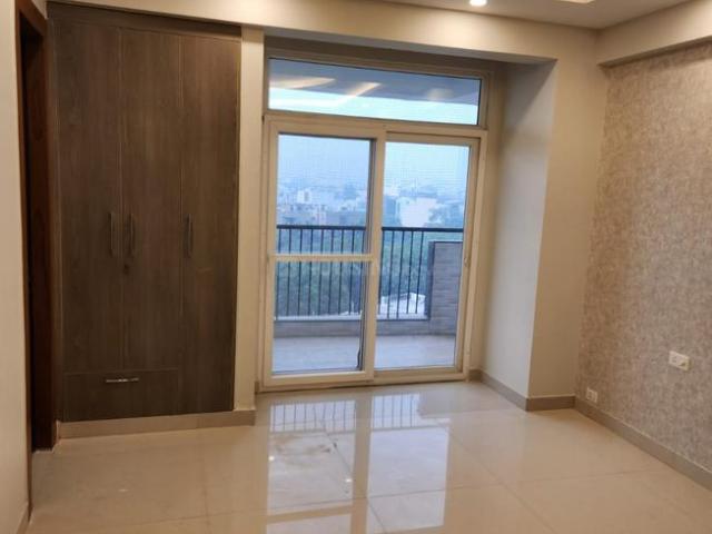 4 BHK Apartment in Sector 75 for resale Noida. The reference number is 20797652