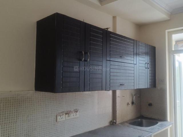 4 BHK Apartment in Sector 76 for rent Noida. The reference number is 4960543