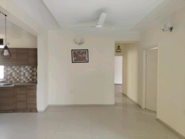 4 BHK Apartment in Sector 76 for rent Gurgaon. The reference number is 20037965