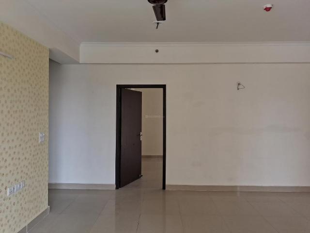 4 BHK Apartment in Sector 76 for resale Noida. The reference number is 18066466