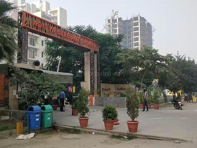 4 BHK Apartment in Sector 76 for resale Noida. The reference number is 18326671