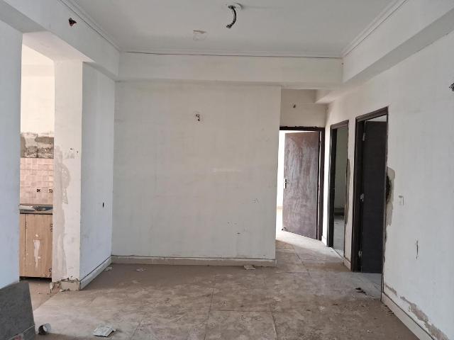 4 BHK Apartment in Sector 76 for resale Noida. The reference number is 19293024