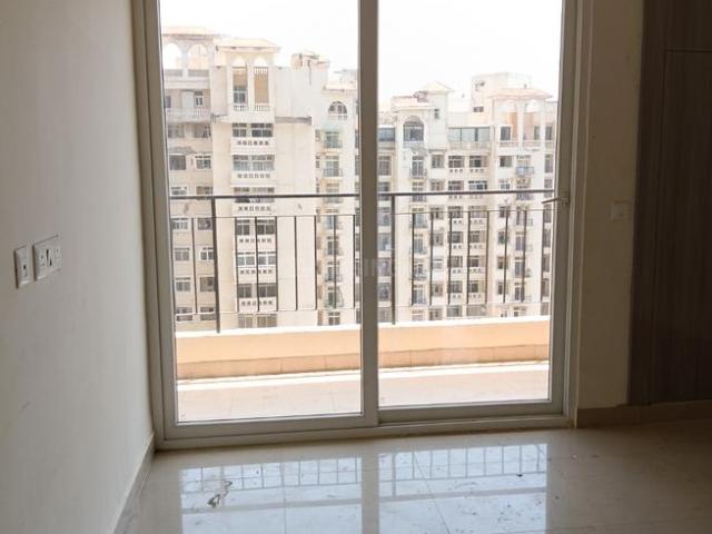 4 BHK Apartment in Sector 76 for resale Noida. The reference number is 20700542