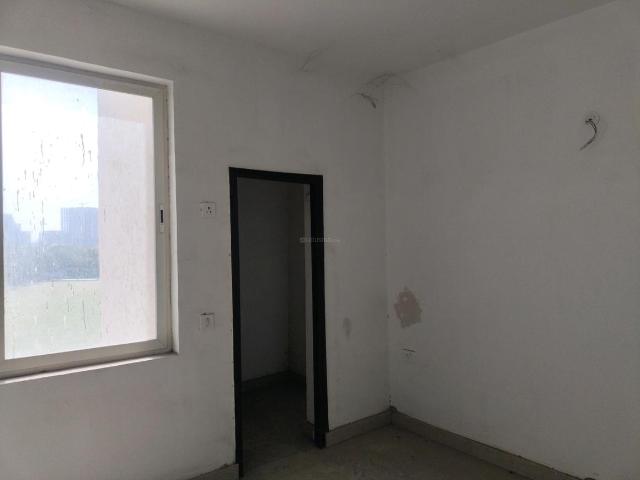 4 BHK Apartment in Sector 77 for resale Noida. The reference number is 19700752