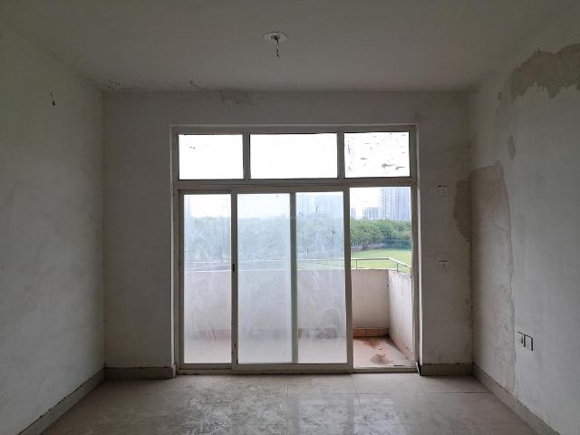 4 BHK Apartment in Sector 77 for resale Noida. The reference number is 19901378
