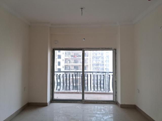 4 BHK Apartment in Sector 77 for resale Noida. The reference number is 19053220