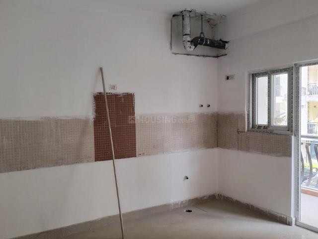 4 BHK Apartment in Sector 77 for resale Noida. The reference number is 19110258