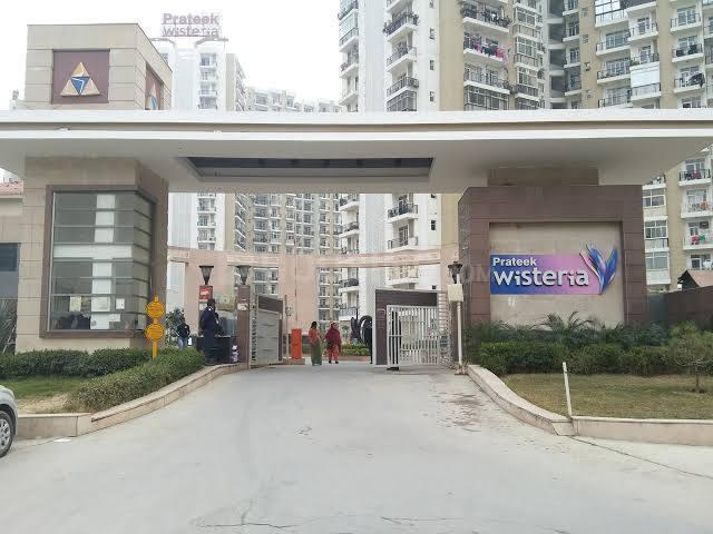 4 BHK Apartment in Sector 77 for resale Noida. The reference number is 20934662