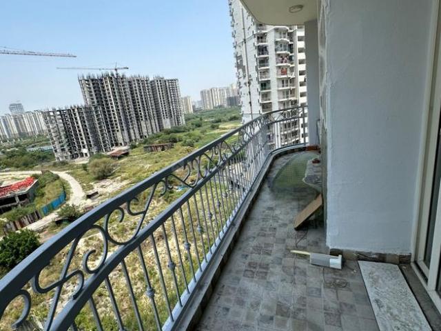 4 BHK Apartment in Sector 77 for resale Noida. The reference number is 20306248