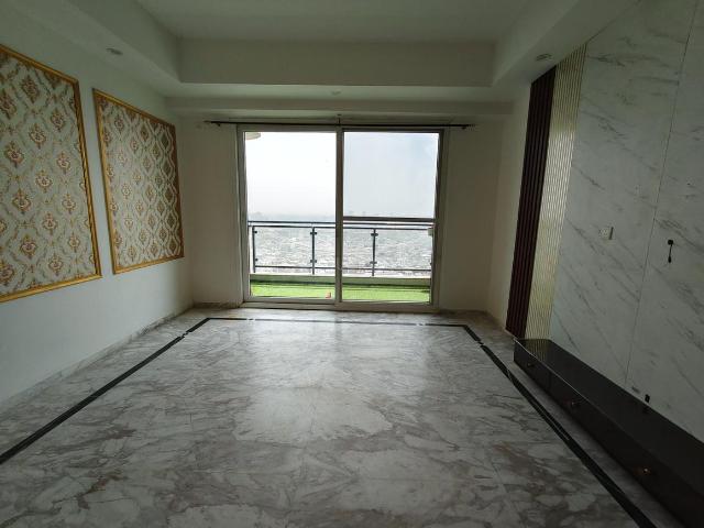 4 BHK Apartment in Sector 78 for rent Noida. The reference number is 20654916