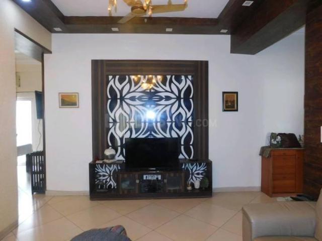 4 BHK Apartment in Sector 78 for rent Noida. The reference number is 20917164