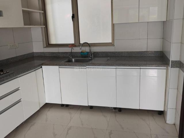 4 BHK Apartment in Sector 72 for rent Gurgaon. The reference number is 18696430