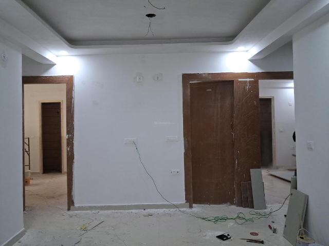 4 BHK Apartment in Sector 72 for resale Noida. The reference number is 20337590