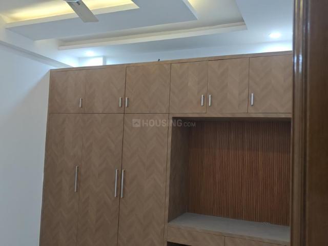 4 BHK Apartment in Sector 73 for resale Noida. The reference number is 19601350