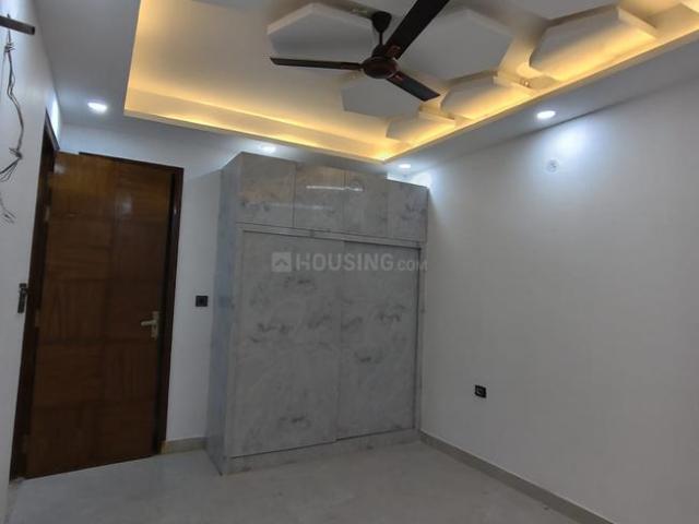 4 BHK Apartment in Sector 73 for resale Noida. The reference number is 19638285